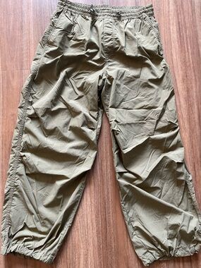 Uniqlo Olive Cargo Pants - Light Olive